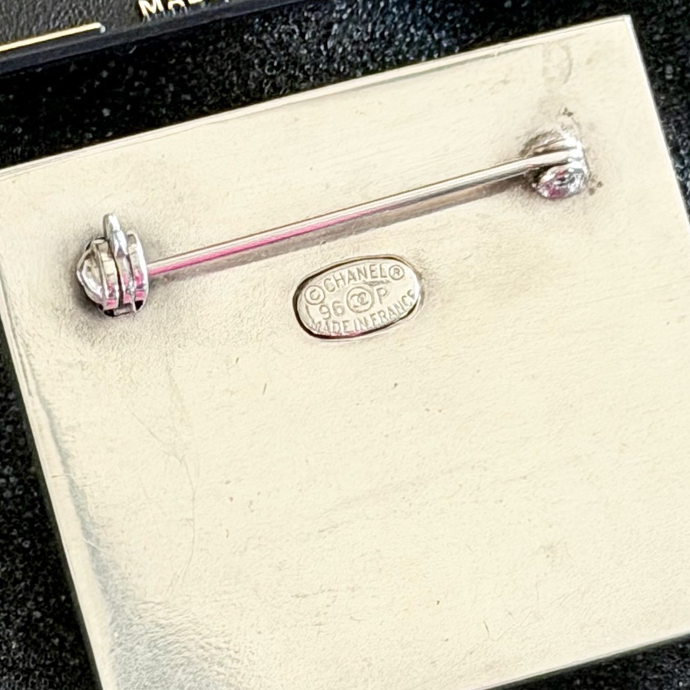 Vintage Chanel Silver 96P Square Brooch - Picture 6 of 6